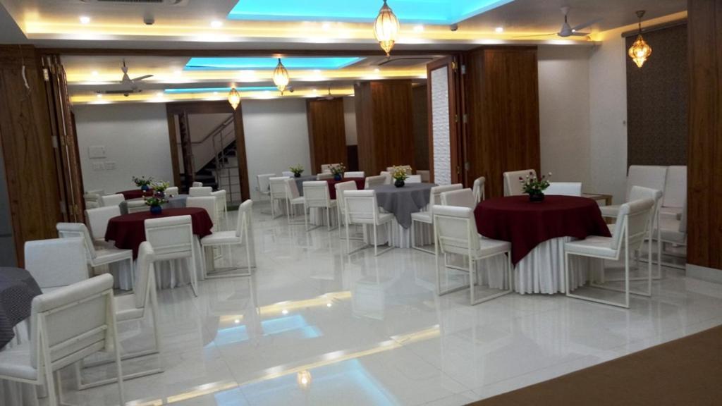 Alankrita Suites & Party Halls Meerut Εξωτερικό φωτογραφία
