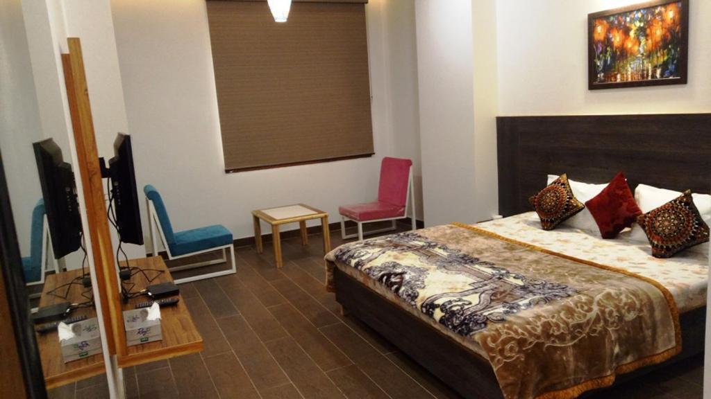 Alankrita Suites & Party Halls Meerut Εξωτερικό φωτογραφία